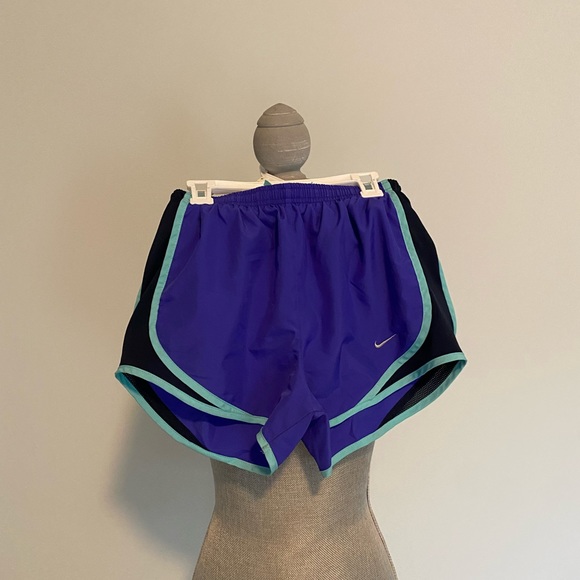 XS Nike dri-fit running shorts - Picture 2 of 3